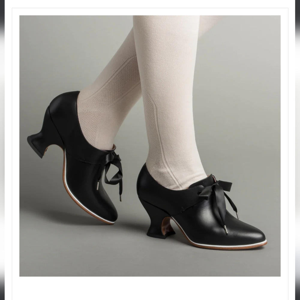 American Duchess POMPADOUR WOMEN'S LEATHER 18TH CENTURY SHOES (BLACK)